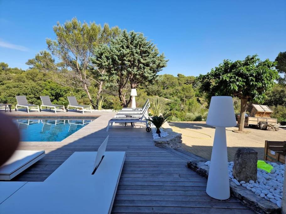Magnifique Villa De Luxe Au Coeur De La Garrigue Nîmes Exteriér fotografie